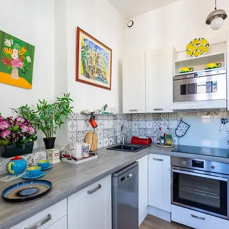 Апартаменты Colourful Ac One-bedroom In The Historic Centre - Dodo Et Tartine Йер