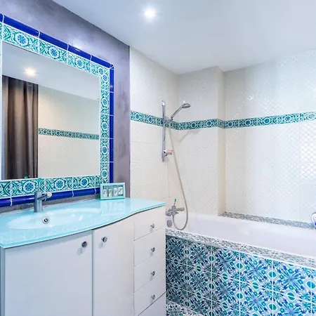 Апартаменты Colourful Ac One-bedroom In The Historic Centre - Dodo Et Tartine *